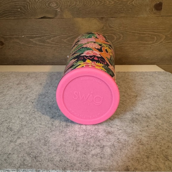 Swig NWT “Jungle Gym” 32oz. Insulated Tumbler - Picture 6 of 6